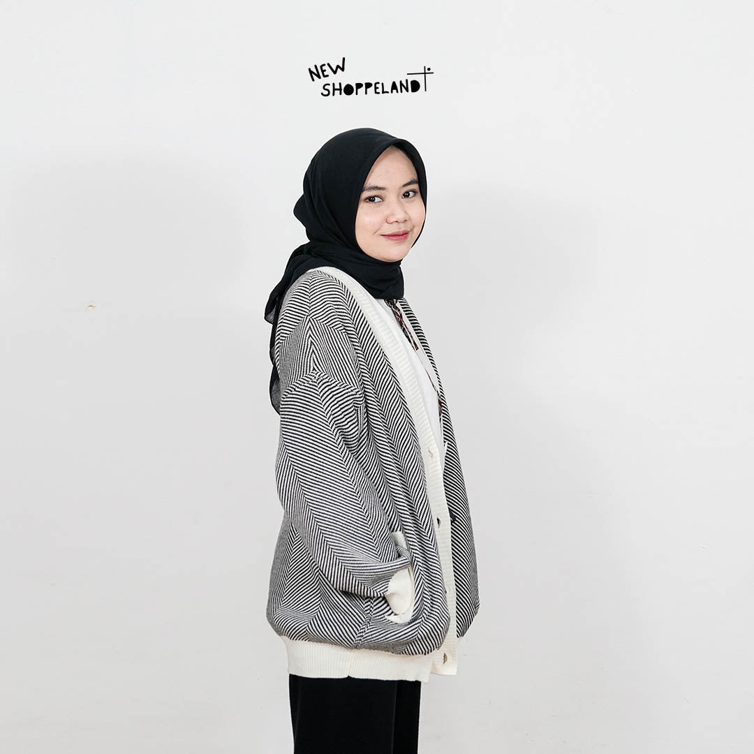 Nevine Oversize Knit Cardigan