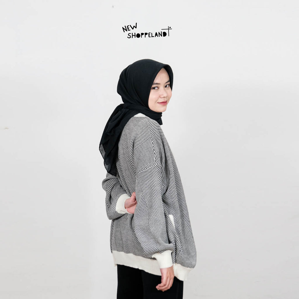 Nevine Oversize Knit Cardigan