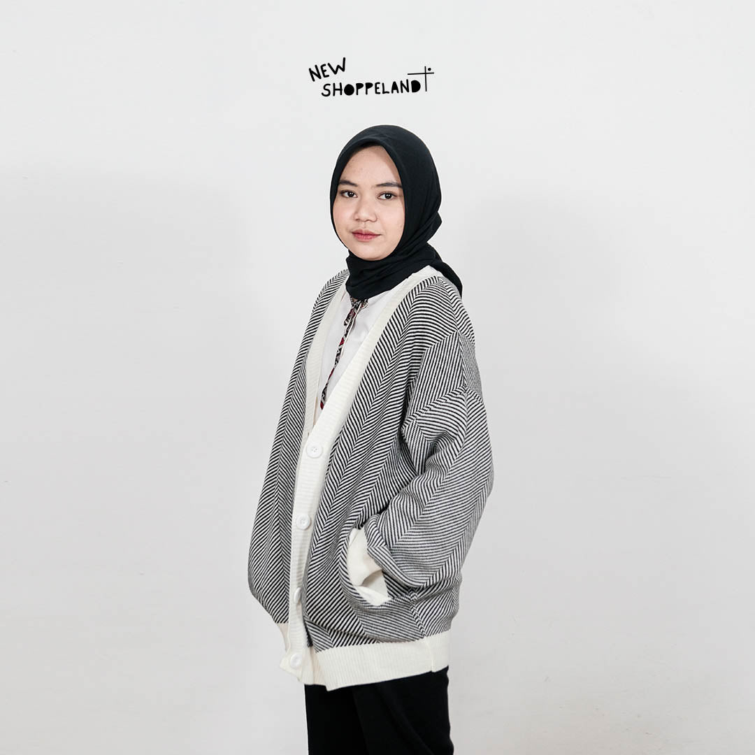 Nevine Oversize Knit Cardigan