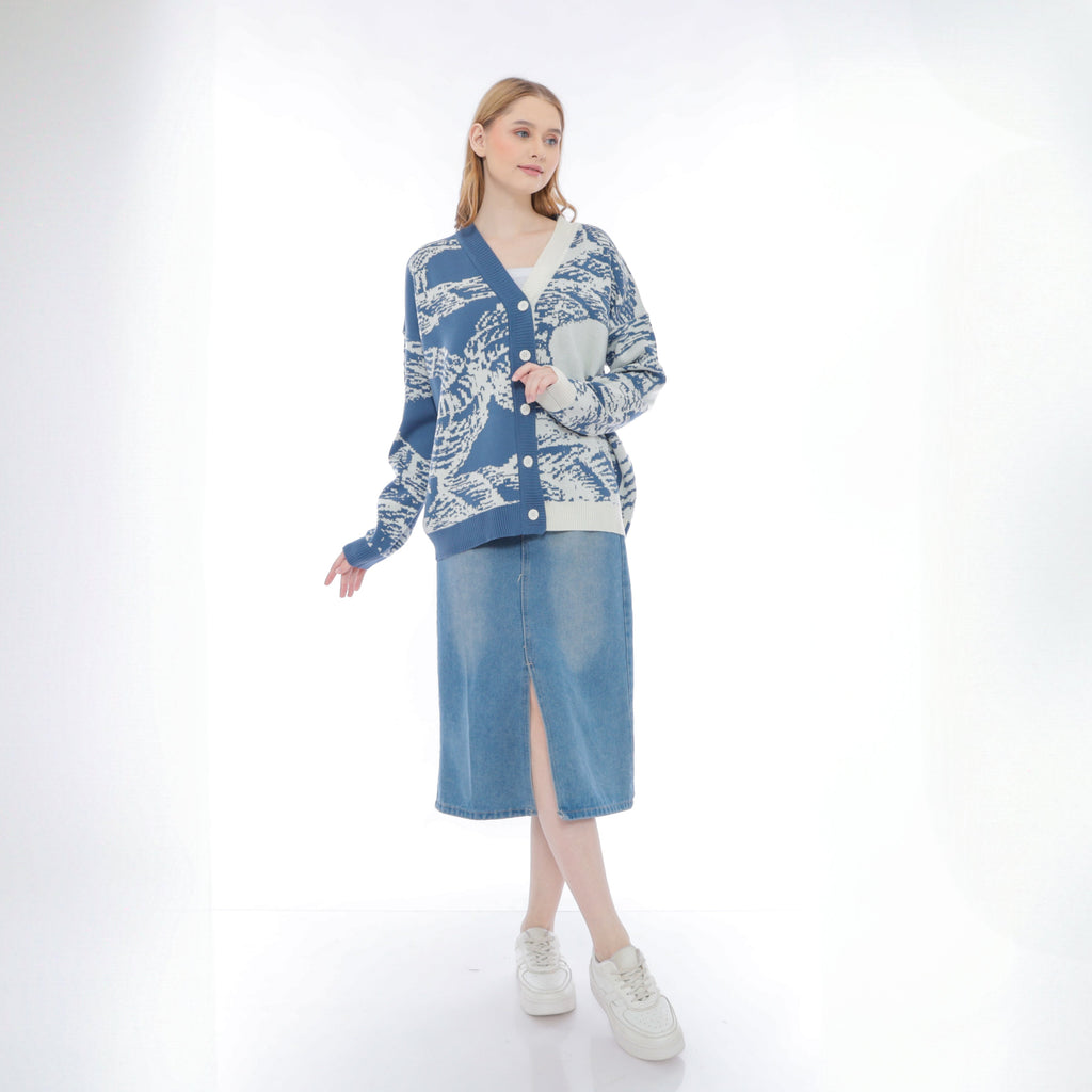 Haku Cardigan – Artistic Knit Statement 🖤🤍
